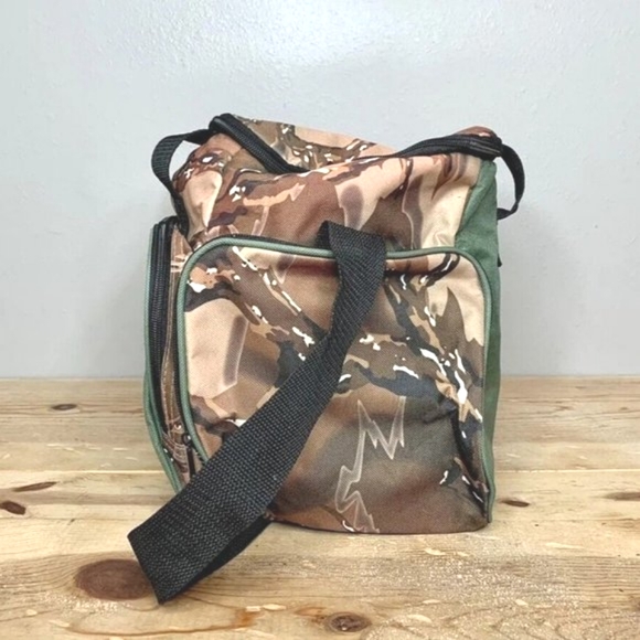 Camouflage Carry On Bag Lined 11x16 Shoulder Strap Handles Picnic Food Travel - Picture 2 of 8